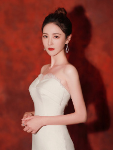 女仆开腿露出隐私视频